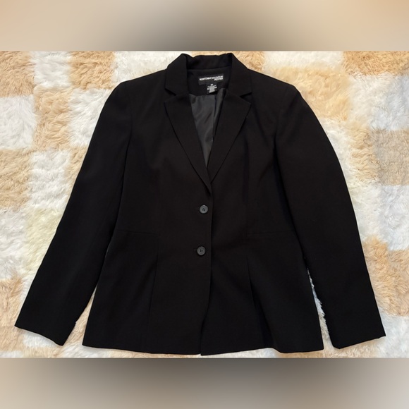 ‼️ Sale ‼️ Norton McNaughton Women's Black Blazer and Skirt Set - Picture 2 of 15